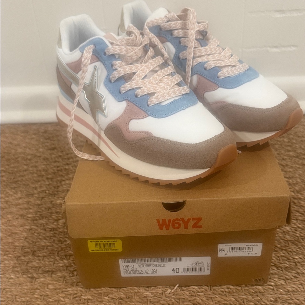 NWT Sneakers from Dillards - EU 40